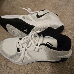 Mens size 14 Nikes